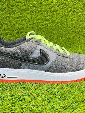 Nike Air Force 1 LV8 Boys Size 5Y Gray Black Athletic Lifestyle Shoes Sneakers